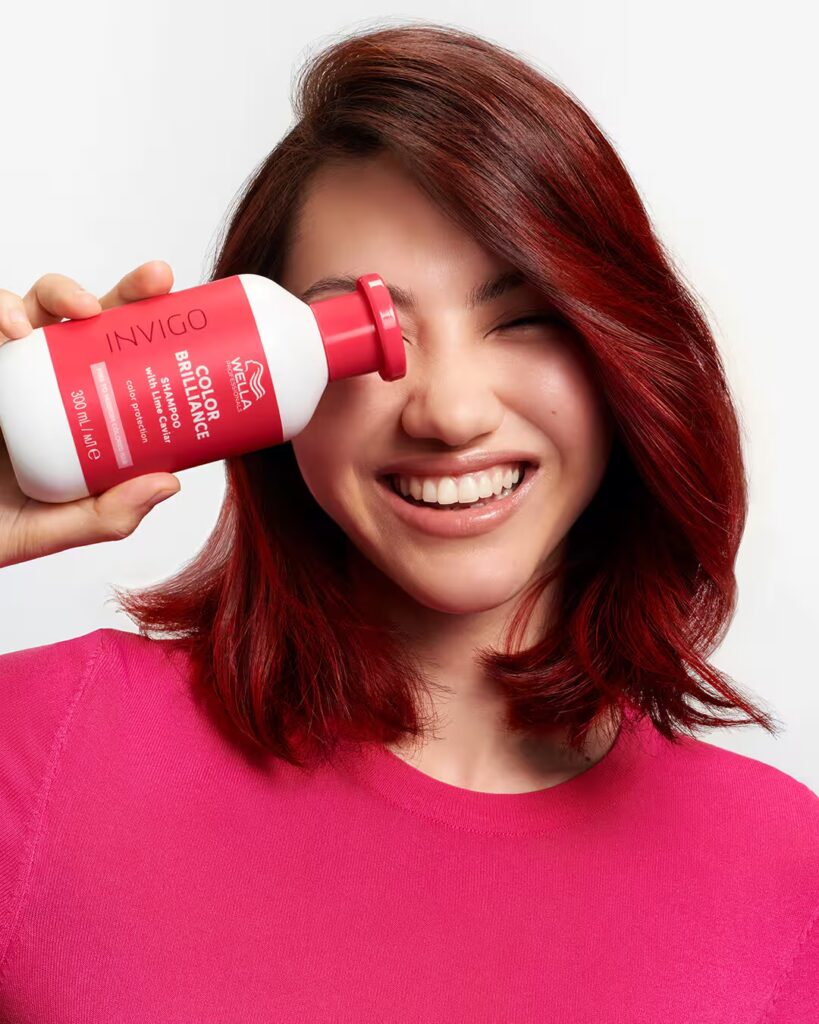 Modelka z produktami marki Wella