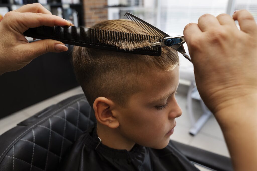 Strzyżenie dzieci w M&K Creative Studio, Kraków