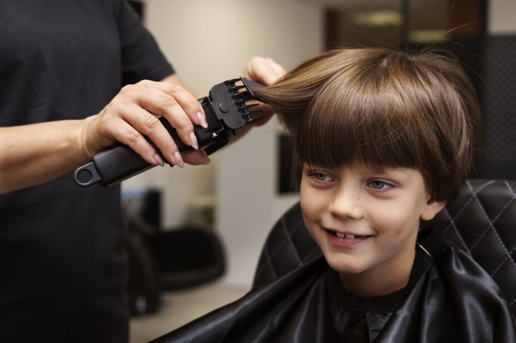 Strzyżenie małych chłopców w M&K Creative Studio, Kraków