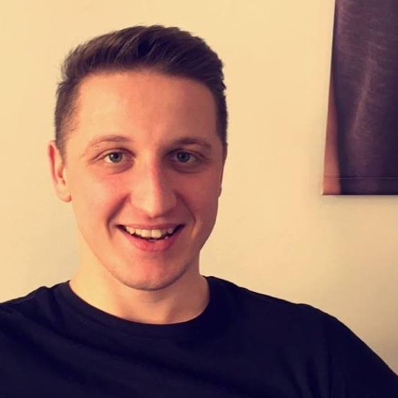 Zdjęcie właściciela salonu Maksa Sroki w M&K Creative Studio, Kraków